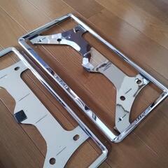 スズキ純正　ナンバープレートリム　２枚の画像