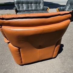 【バナナ苫小牧】美品 HUGO 1人掛け レザーソファー ライトブラウン 軽清掃済みの画像
