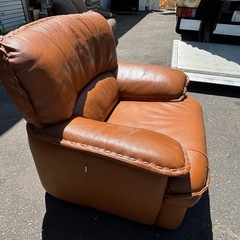 【バナナ苫小牧】美品 HUGO 1人掛け レザーソファー ライトブラウン 軽清掃済みの画像