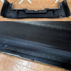日産　NISSAN　キャラバン　リアバンパー　純正　85022 3XA0A　グレーの画像
