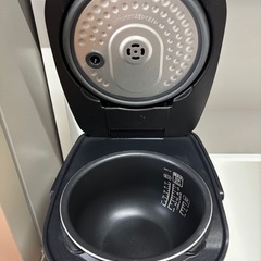 最終価格！値下げ不可！美品！7/20まで！アイリスオーヤマ炊飯器「米屋がこだわった五.五合ジャー炊飯器 JRC-IE50-B」の画像
