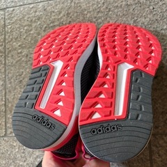 adidas スニーカー 23.5cmの画像