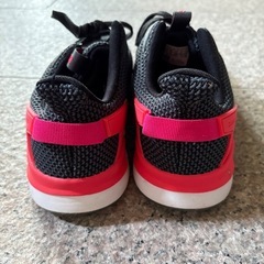 adidas スニーカー 23.5cmの画像