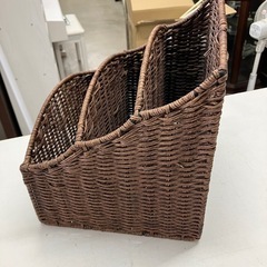 ☆値下げ☆O2507-260 ラタン リモコンラック マガジンラック 中古の画像