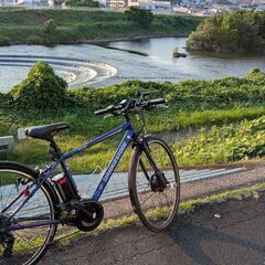 車やバイクや自転車で放浪してオブジェや景色を楽しむ。