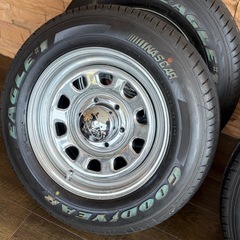 ハイエース100系200系タイヤの画像