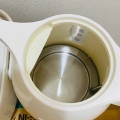 炊飯器　ケトル　コードレスアイロン　3点セットの画像