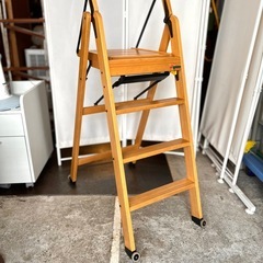 【武蔵小山店】 イタリア製　脚立　木製脚立　FOPPAPEDRETTI　フォッパペドレッティ　ステップラダー　折りたたみ脚立　おしゃれ脚立　デザイン脚立　室内脚立　ハイチェア　踏み台　インテリア脚立　木製ステップ ラダー 脚立 梯子　の画像