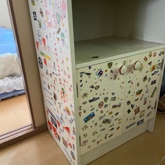 キッチン収納棚　コンセントありの画像