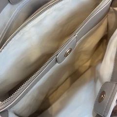 TOMMY HILFIGER シックサッチェルバッグの画像