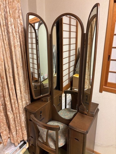 ドレッサー鏡台 (Bagus) 大阪のドレッサーの中古あげます・譲り
