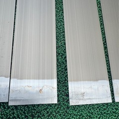 アルミ板 長さ約77cm  長さ約69cm 横幅約8cm 厚み約2mm ¥600〜あります。の画像