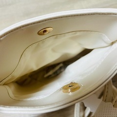 ミニショルダーバッグ ポーチ ホワイト15×20cm 送迎 買い物 サブバッグ スマホショルダー ポーチの画像