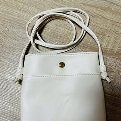 ミニショルダーバッグ ポーチ ホワイト15×20cm 送迎 買い物 サブバッグ スマホショルダー ポーチの画像