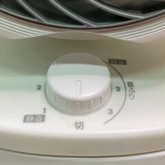  動作確認OK IRIS OHYAMA アイリスオーヤマ サーキュレーター PCF-HD18-W 2018年製 首振り の画像