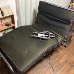収納式電動リクライニングベッドの画像