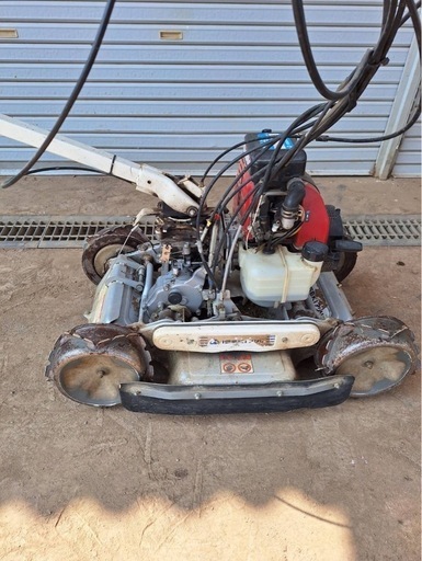 草取り機  イセキ　スパイダーモア　斜面 畦畔の草刈り 自走式草刈機 　菊池より