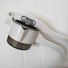水筒　レンジ蒸し器　ジューサーの画像