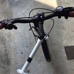 折り畳み自転車 シマノ6段変速 ARCHNESS 白 アイトン株式会社の画像