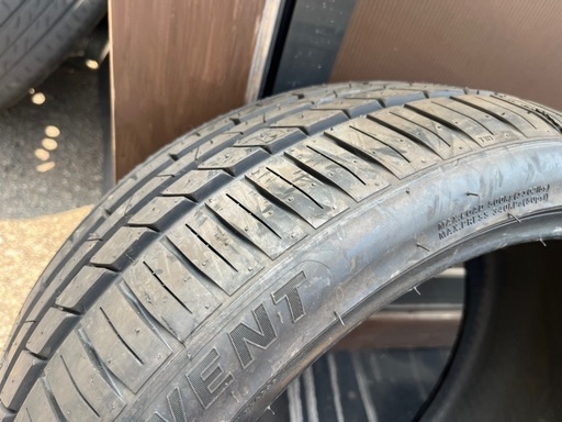 未使用タイヤ2本　205/40/R17 海外メーカー
