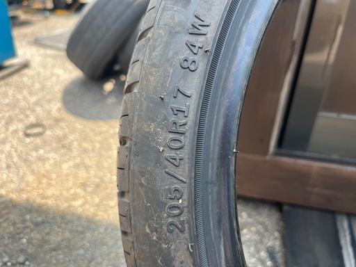 未使用タイヤ2本　205/40/R17 海外メーカー