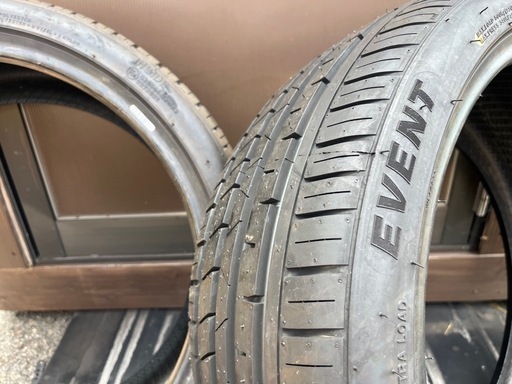 未使用タイヤ2本　205/40/R17 海外メーカー