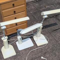 棚とデスクスタンド３灯セットの画像