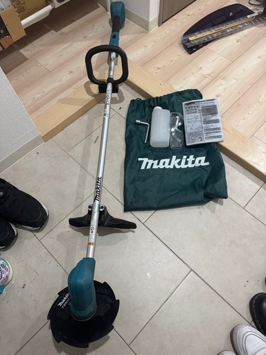 草刈機 makita マキタ MUR194D