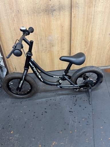 中古車　幼児用　キックバイク NOVICE　12インチ　美品