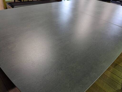 【伸縮式】スタイリッシュなX字脚テーブル 49,800円（160&rarr;200cm）