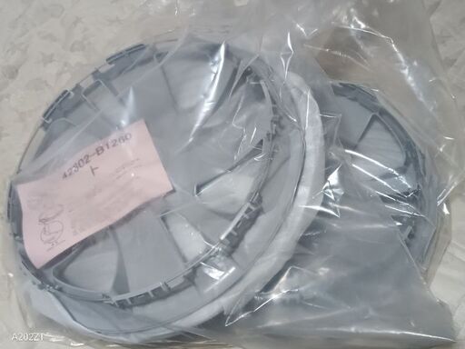 トヨタ純正　ライズ用ホイールキャップ　未使用