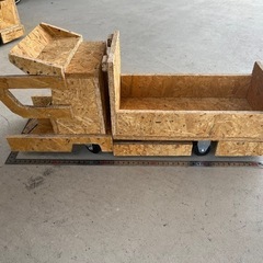 トラック型の小物入れの画像