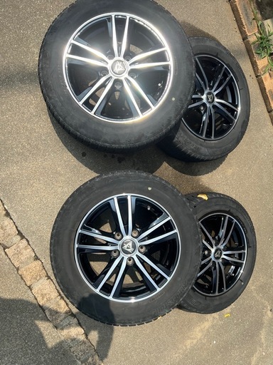 決まりました。スタッドレス185/65 15 Razeeホイル