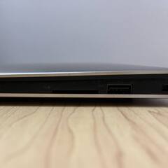 Dell XPS 13 9350 / Core i7 / 8GB / 250GBの画像