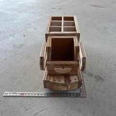 トラック型ペン立ての画像