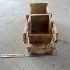 トラック型小物入れの画像