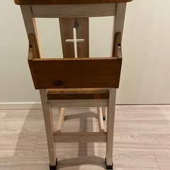 木製チャーチチェアの画像
