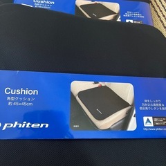 phiten 疲労対策 低反発 ブラック 45×45cm 角型クッション　4個の画像