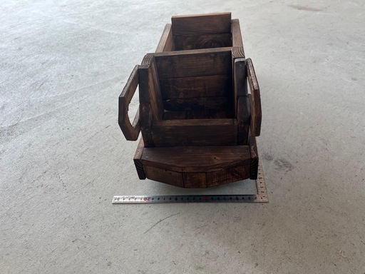 トラック型の小物入れ