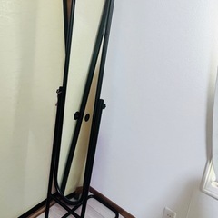かがみ　
全身鏡の画像