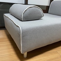 フラットソファ ミニベッド ビッグオットマン フレキシブル背もたれ 枕付き グレーの画像