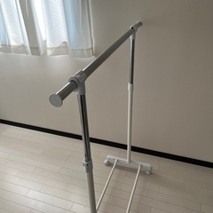 ハンガーラックの画像