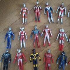 ウルトラマンソフビ　２７体の画像