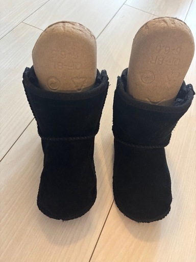 UGG　