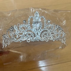 【8月処分】
新品未使用　ティアラ　シルバー　の画像