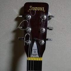 suzukiギターとmahaloウクレレの画像