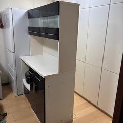 ニトリ　キッチンボード　食器棚の画像