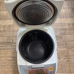 炊飯器
の画像