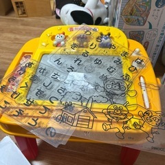 お話中アンパンマン　はじめての落書きデスクの画像