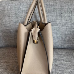 グレージュ　ハンドバッグの画像